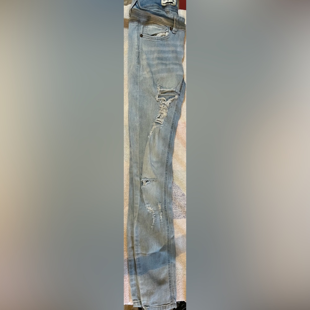 Skinny ripped jeans